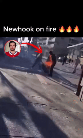 Canadiens Alex Newhook GIF