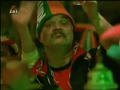 giphy.gif?cid=6c09b952osc2xucnpv17jl5jlqn7j6pr0ucctp6zu54hae9r&ep=v1_internal_gif_by_id&rid=giphy.gif&ct=g