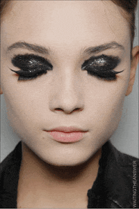Make-up-encanje GIFs - Get the best GIF on GIPHY