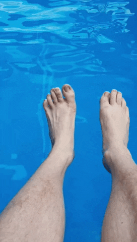 potteinander cold pool bath feet GIF