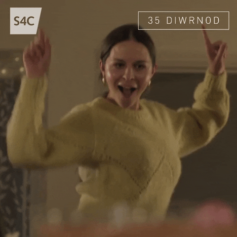 Dance Reaction GIF by S4C