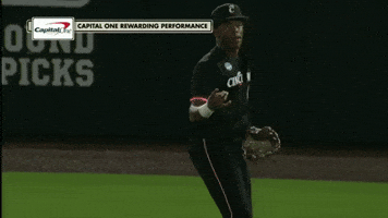 Derrick Pitts Stepback GIF by Cincinnati Bearcats