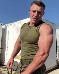 fitness-military-marines-b1cyYbPYcLMI4FvbwU