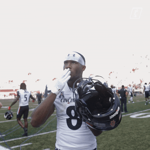 College Football Wink GIF by Cincinnati Bearcats