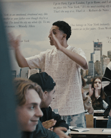 School Applause GIF by Videoland