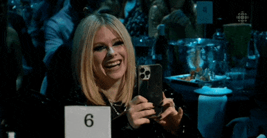 Avril Lavigne GIF