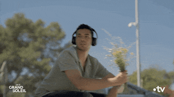 Flowers Date GIF by Un si grand soleil