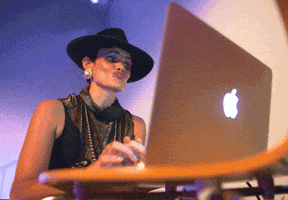 Emocionado trabajo desde casa GIF