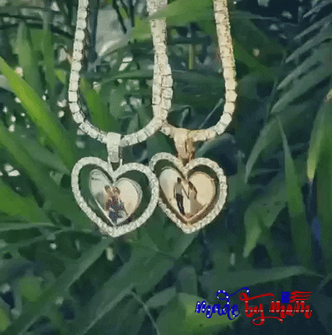 Photo Necklace GIF