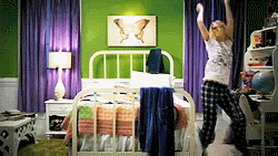taylor swift dancing GIF