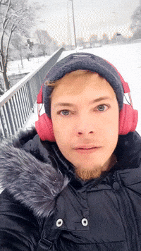 It's snowing 