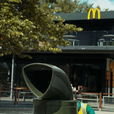 Zwerfafval GIF by McDonald's Nederland