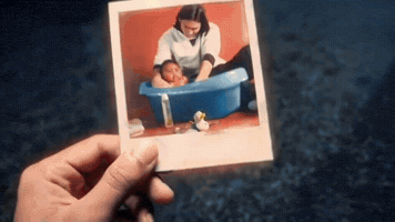 ضحك GIF