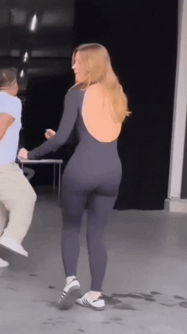 giphy.gif