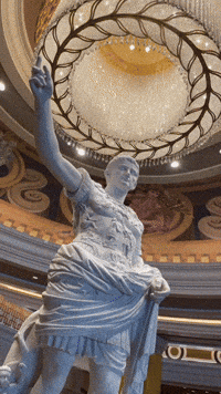 CaesarsRewards-vegas-statue-caesars-rewards-fGZQSgx5fZLq6fWcD1
