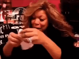 giphy.gif?cid=8fc3c89705bcf5e4fae8ec3da1