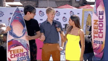 Red Carpet Sam And Colby GIF by FOX Teen Choice