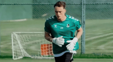 Jakub Szumski GIF