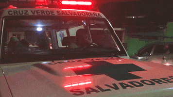 CruzVerdeOficialSv ambulance alerta cvs emergencia GIF
