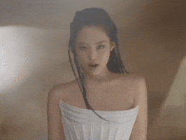 Jennie GIF