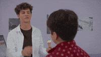 brat-high-five-pk-tk-hQRq7hYYLUVBBP8pXY