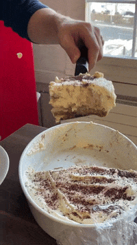 mediamotionag-food-birthday-tiramisu-hU23C1q262PFNUVBY5