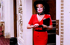 Bette Midler Sunglasses GIF - Find & Share on GIPHY
