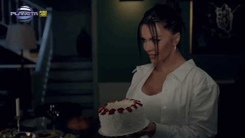 giphy.gif?cid=4d1e4f2958257d6b108bc95556