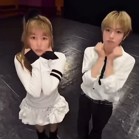 Yeon Maknaes GIF