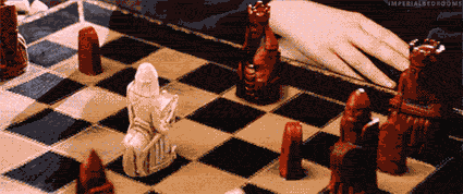 Играешь в шахматы