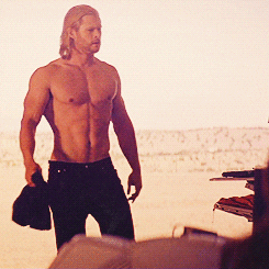 Sexy Chris Hemsworth GIF - Find & Share on GIPHY