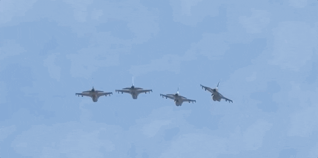 Airplane-formation GIFs - Get the best GIF on GIPHY