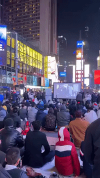 Hundreds of Muslims Mark Start of Ramadan in Times Square