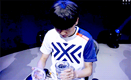 Overwatch Mano GIF by ANDBOX