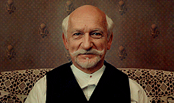 Hugo GIF