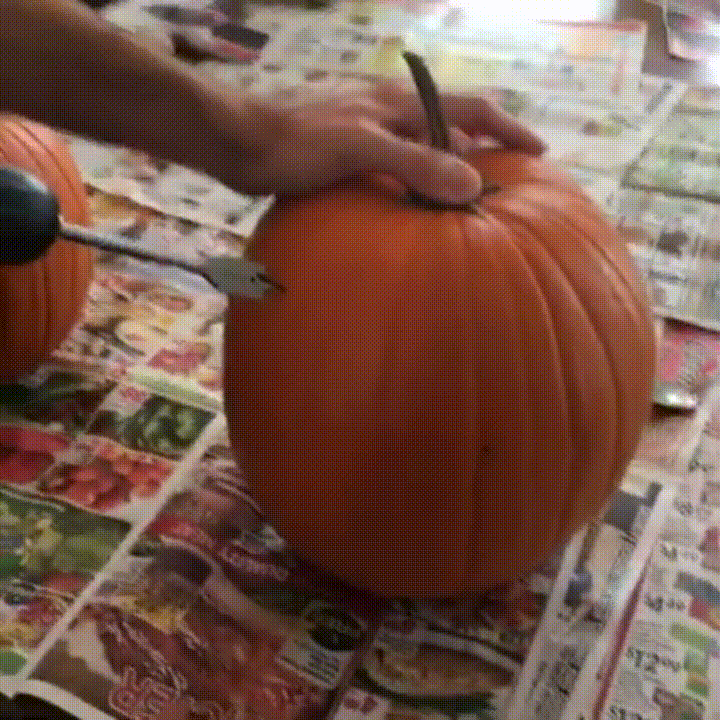 hmrissler halloween pumpkin carving jack-o-lantern GIF