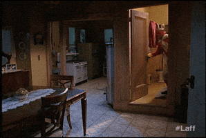 zwaaiend klaar om te gaan GIF door Laff