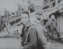 CinemathequeDeBretagne brittany brest first world war 1917 GIF