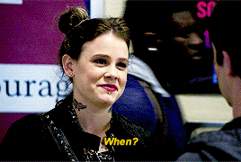 listaseries netflix skye 13 reasons why 13rw GIF