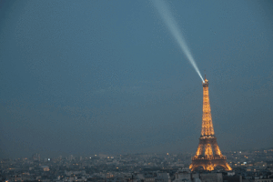 neutonmartinscosta paris eiffel GIF