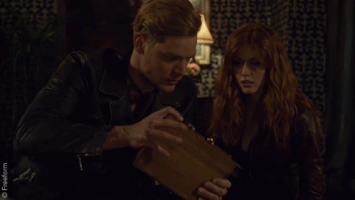 200.gif?cid=fc005b08812b6d177628e02f3e9ed0369cfe7225b13869f6&rid=200.gif&ct=g