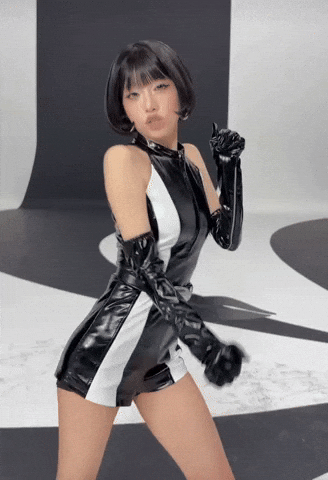 Choi Yena GIF