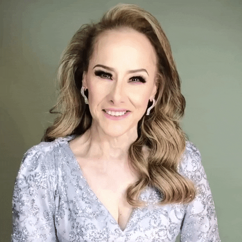 Manoella Torres GIF