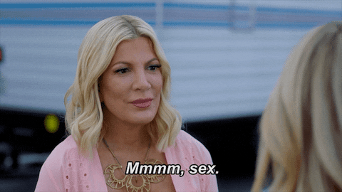 Tori Spelling GIFs - Get the best GIF on GIPHY