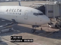 airplane-delta-737-mYNjAnSkXKcKWF5r8H