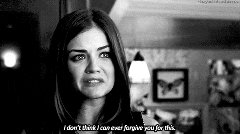 Aria Montgomery S GIFs - Get the best GIF on GIPHY