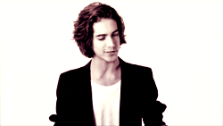 avan jogia