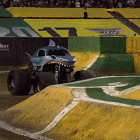 monsterjam-shark-week-okrRj1WFsNY88