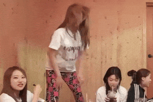 Billlie GIF