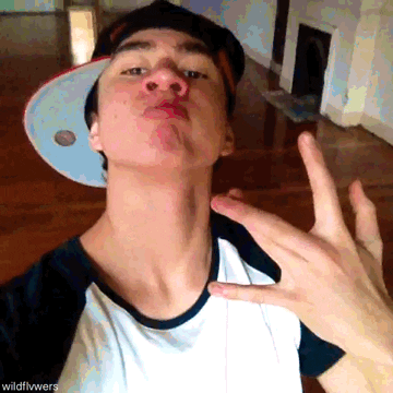 calum hood